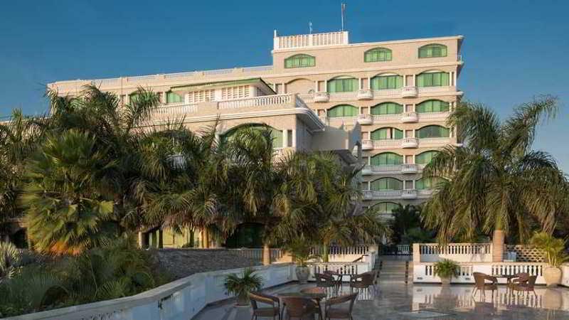 Delta Hotels By Marriott Dar Es Salaam Exteriér fotografie