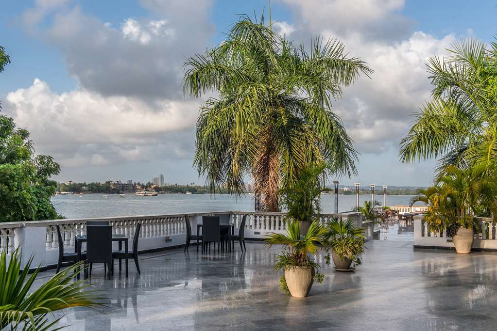 Delta Hotels By Marriott Dar Es Salaam Exteriér fotografie