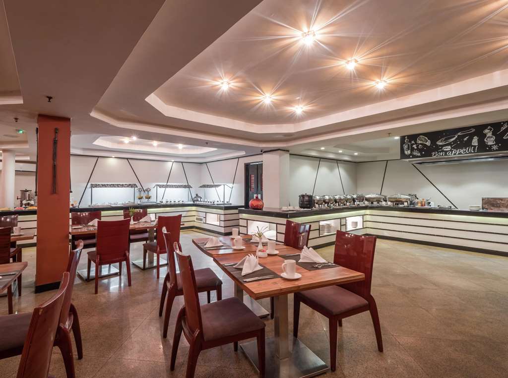 Delta Hotels By Marriott Dar Es Salaam Restaurace fotografie